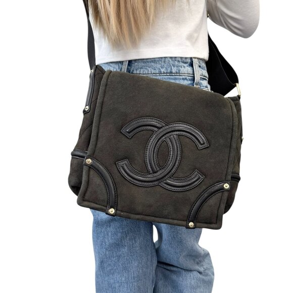 CHANEL Vintage 2006 CC Logo Shearling Messenger Crossbody Bag Black Mouton [1062 - Picture 1 of 15